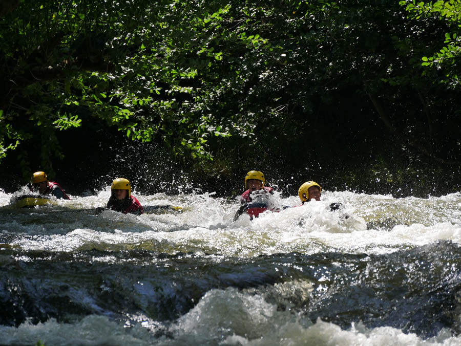 hydrospeed dans les rapides