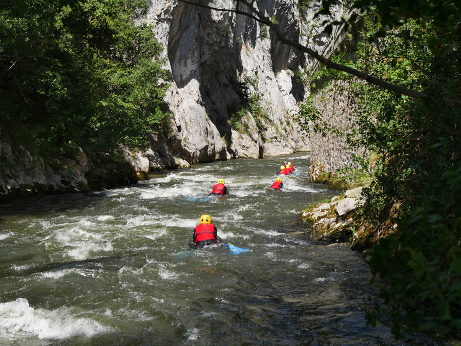 nage en eau vive dans les gorges de saint georges