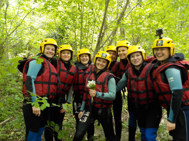 future mariée en rafting