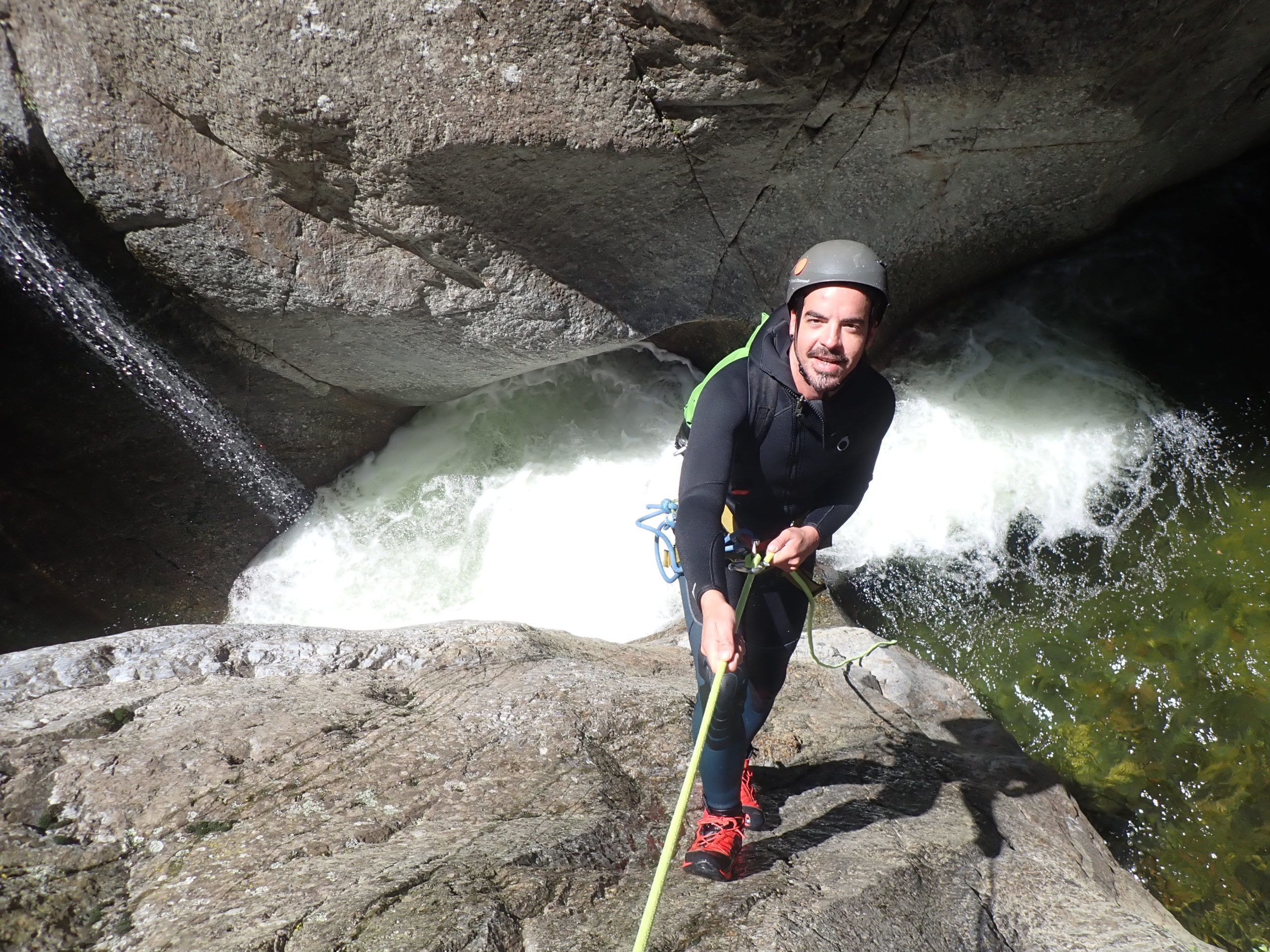 rappel en canyon dans les pyrenees