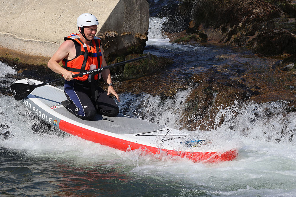 toboggan en paddle paddle en rivière sur l'aude