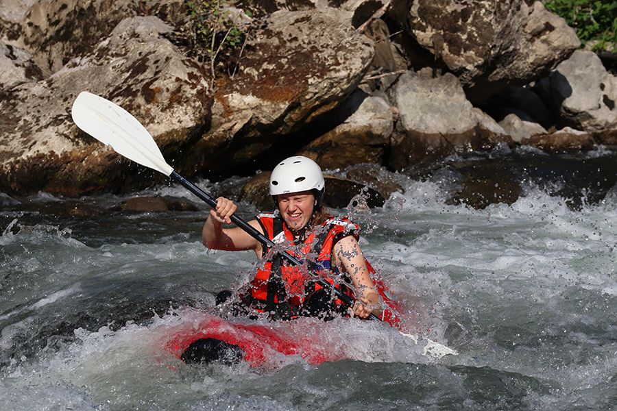 kayak dans les rapide entre carcassonne et quillan