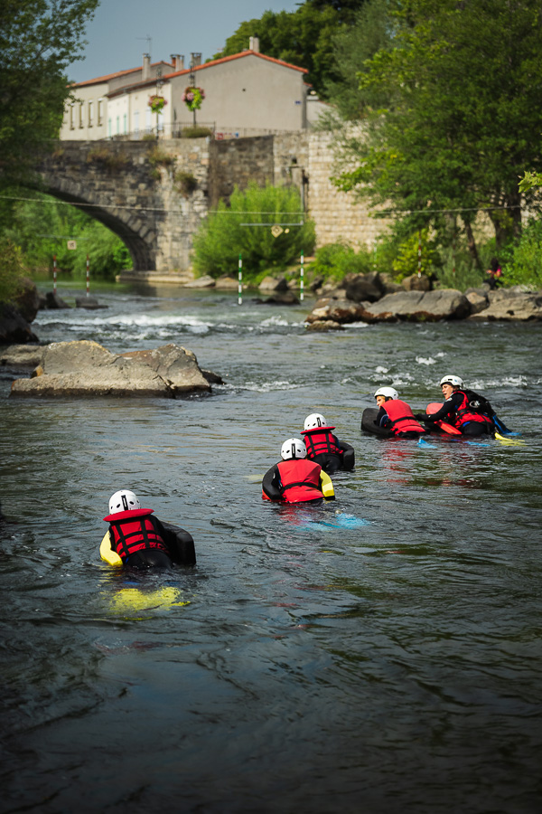 traversée de quillan en hydrospeed en famille