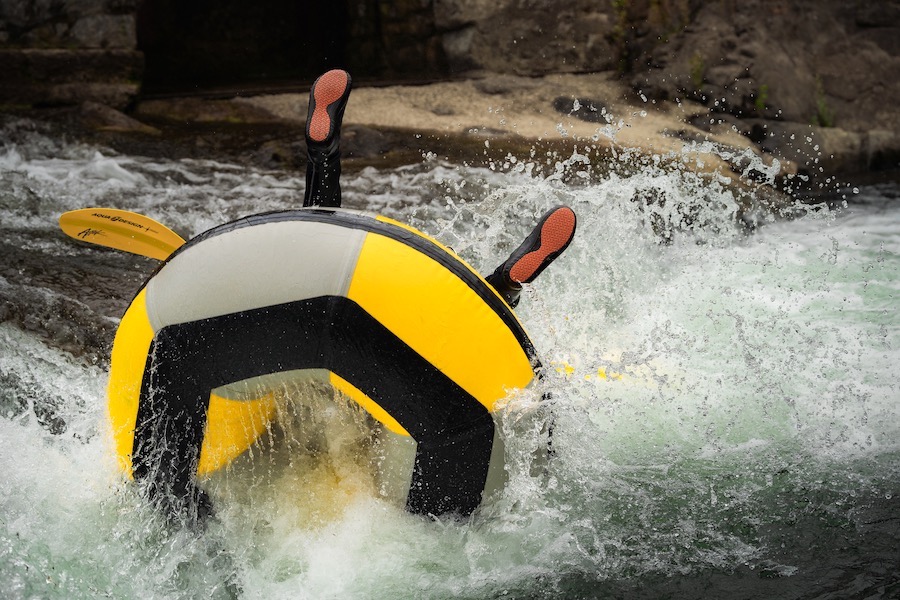 Découverte du tubing sur l'Aude en famille avec des enfants proche de Limoux