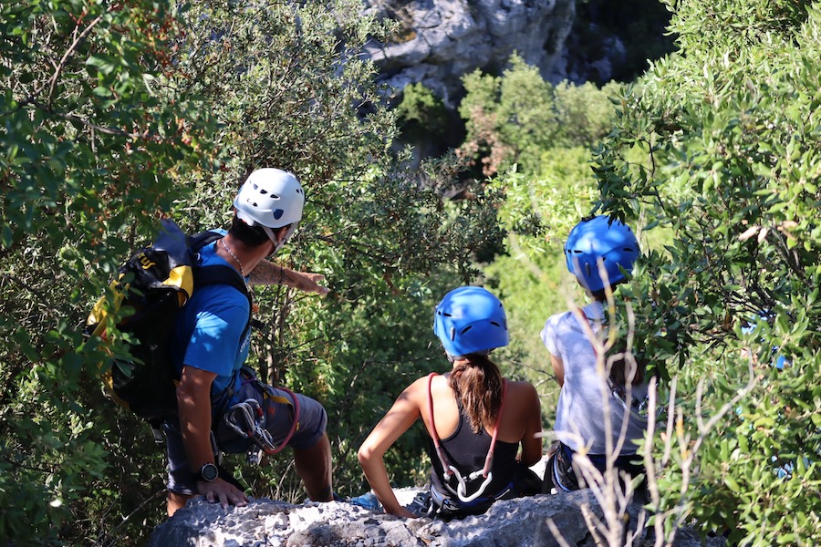 Partir faire du canyoning en famille avec des enfants dans les pyrénées