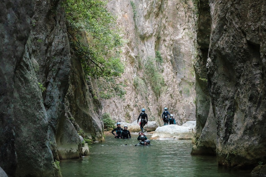 Découverte du canyoning avec des enfants proche de Perpignan