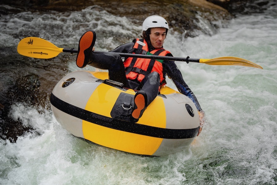 Partir faire du canyoning en famille avec des enfants dans les pyrénées