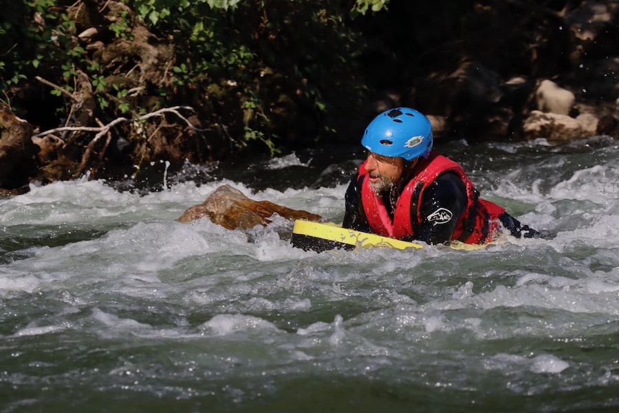 Partir faire du canyoning en famille avec des enfants dans les pyrénées