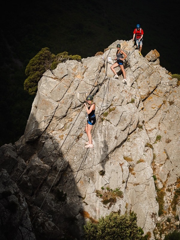 Via Ferrata sportive une activité à faire avec des amis dans les pyrenees-orientales