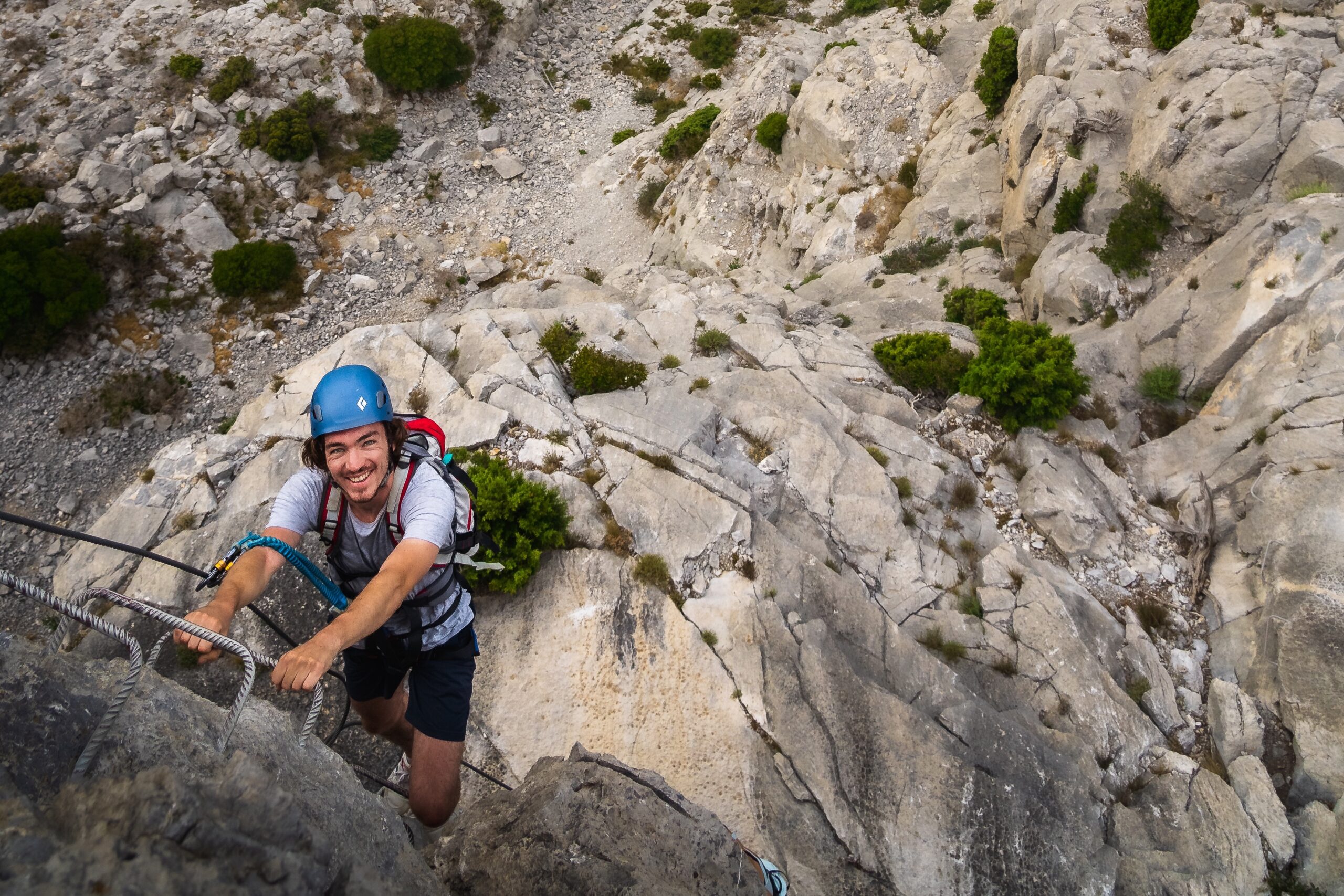 une des plus belle Via Ferrata des pyrenees , une aventure a faire entre amis sportif