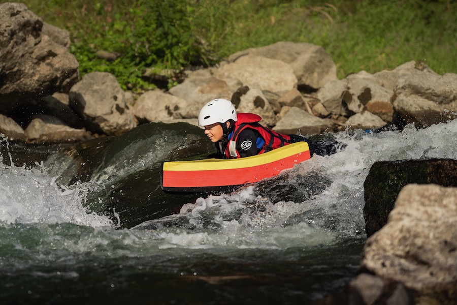 Descente d'hydrospeed en famille sur l'Aude proche de Quillan et Axat