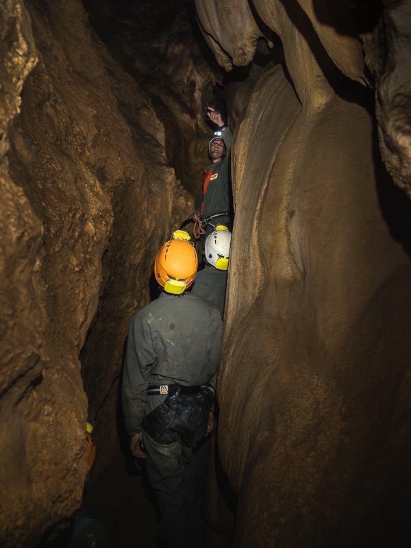 speleologie traversée english