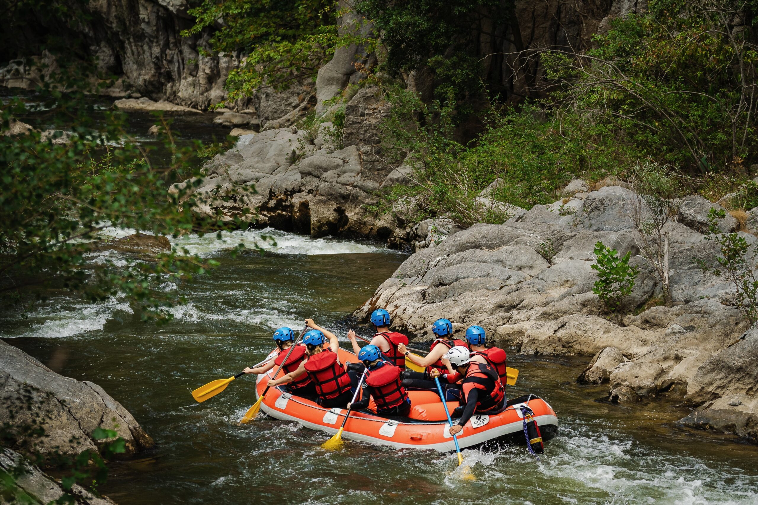 Le rafting, une activité originale à découvrir en famille au sud de toulouse