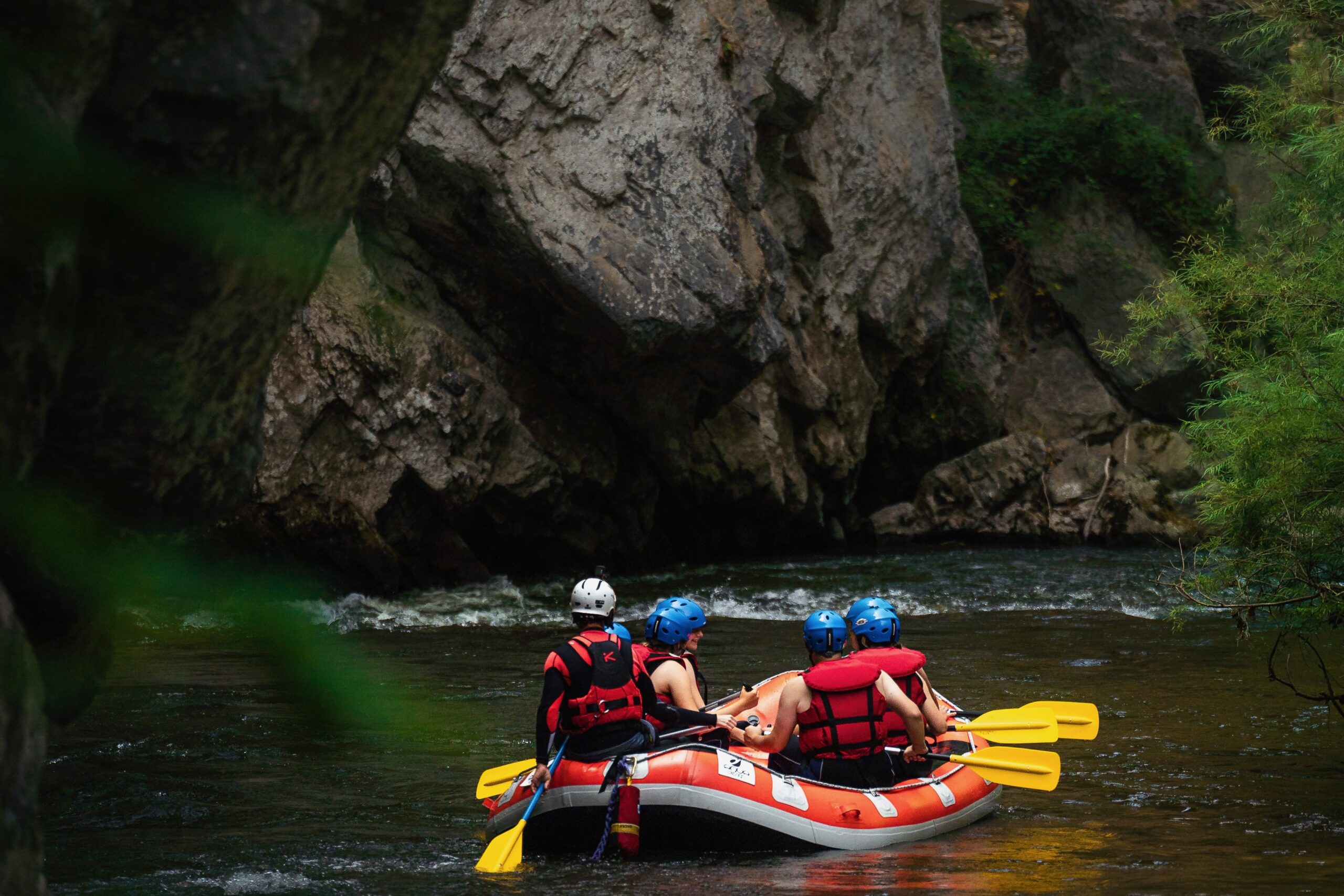 Découverte du tubing sur l'Aude en famille avec des enfants proche de Limoux