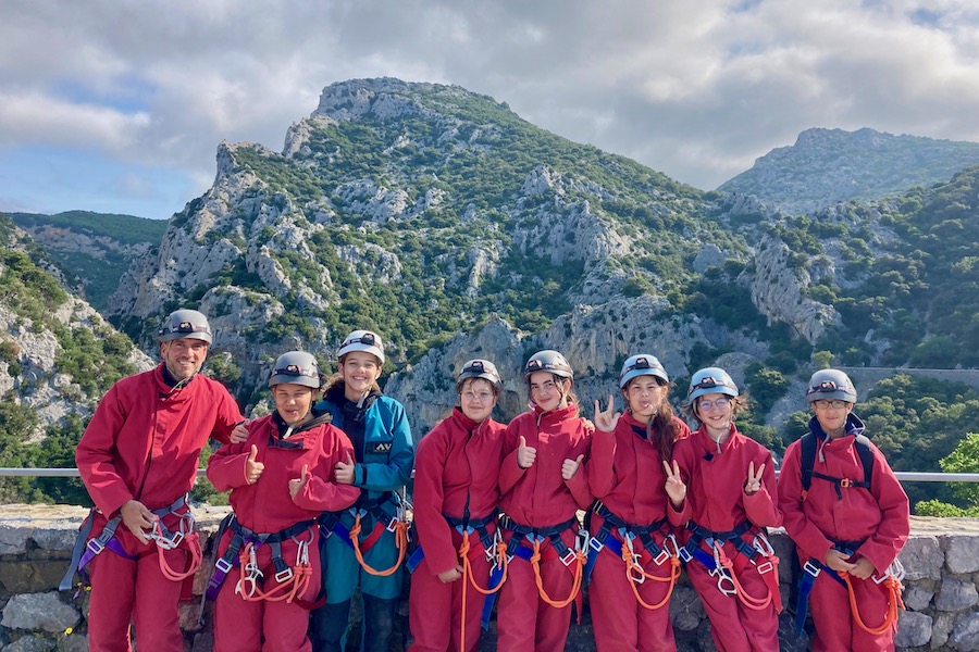 Partir faire du canyoning en famille avec des enfants dans les pyrénées