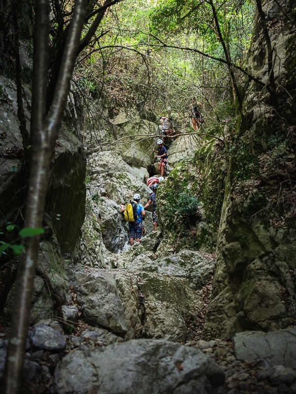 Escalade en famille dans les gorges de l'Aude : une journée d'aventure inoubliable