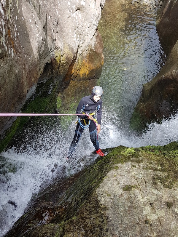 rappel en canyon dans les pyrenees