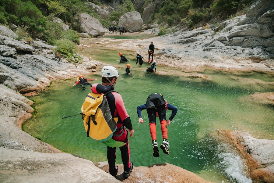 Découverte du canyoning avec des enfants proche de Perpignan