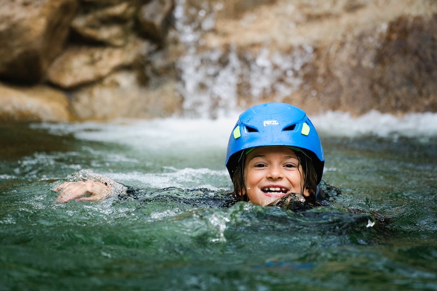 Découverte du canyoning avec des enfants proche de Perpignan