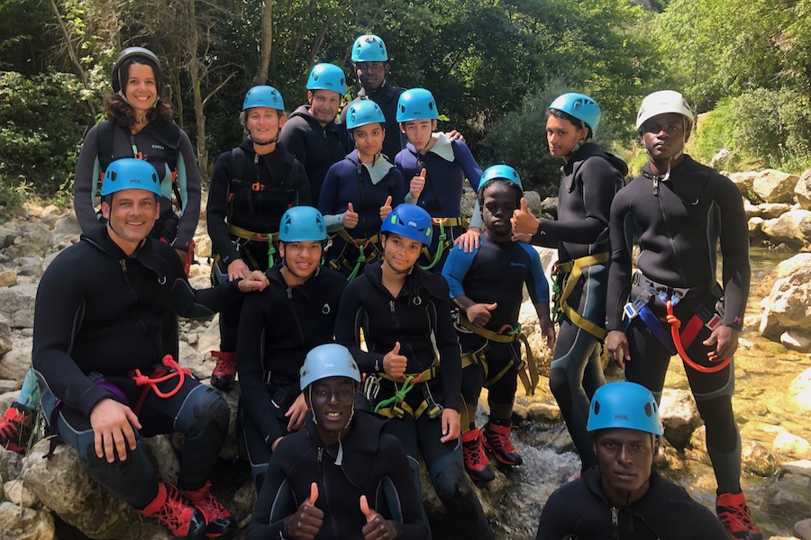 Partir faire du canyoning en famille avec des enfants dans les pyrénées