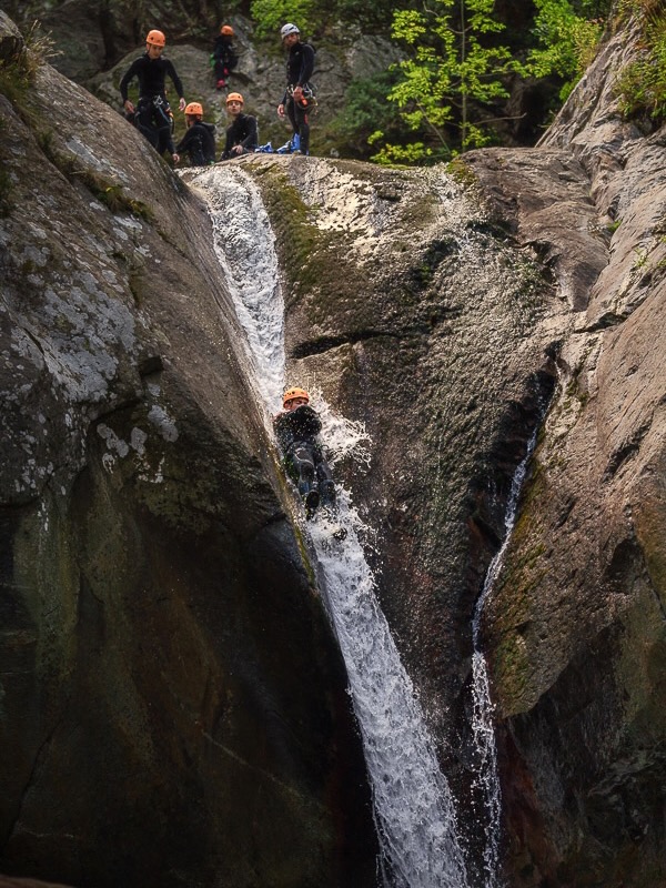 canyoning llech english people