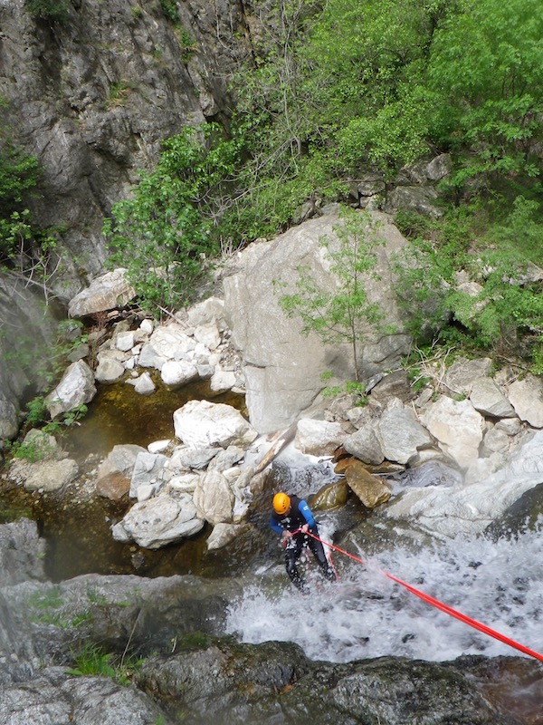 Laissez-vous séduire par les cascades et les piscines naturelles du Mas Calsan, un joyau des Pyrénées Orientales