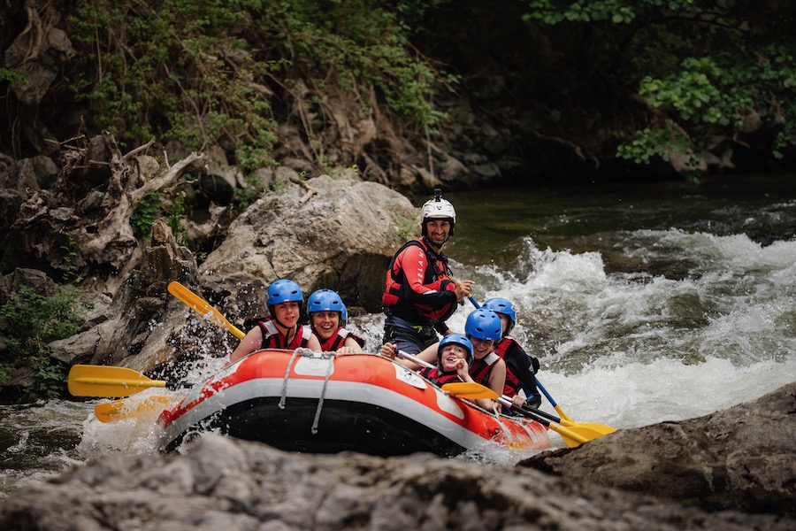 Le rafting, une activité originale à découvrir en famille au sud de toulouse