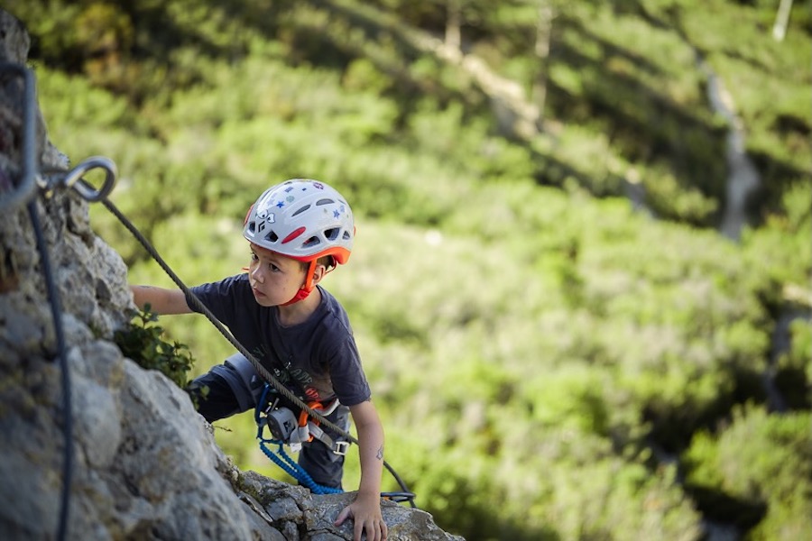 Découverte de l’escalade en pleine nature à la via ferrata pichona proche de Perpignan dans les Pyrénées Orientales